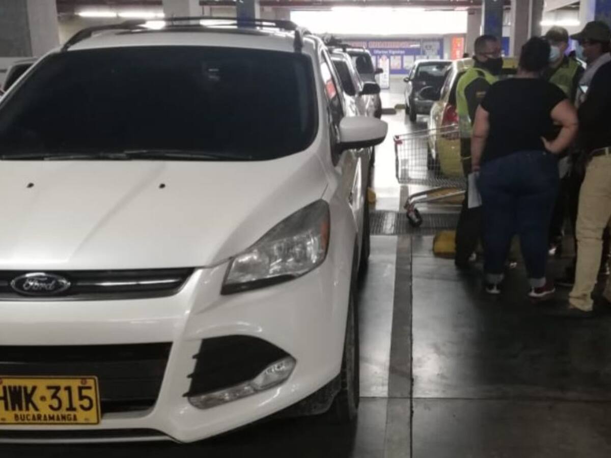 Encontró que su carro en custodia judicial daba vueltas por la ciudad