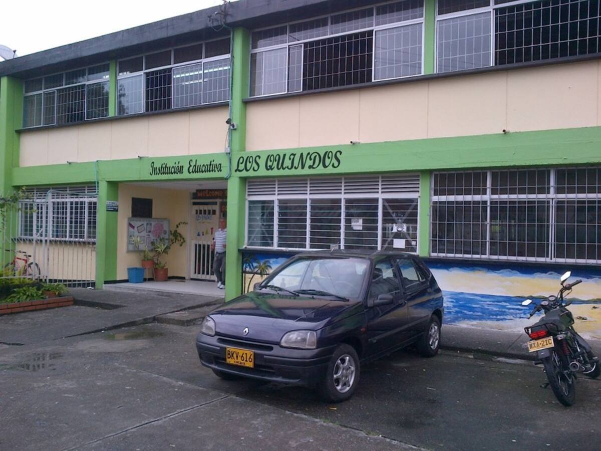 Un menor de 15 años de edad fue agredido a machete a las afueras de un colegio en Armenia