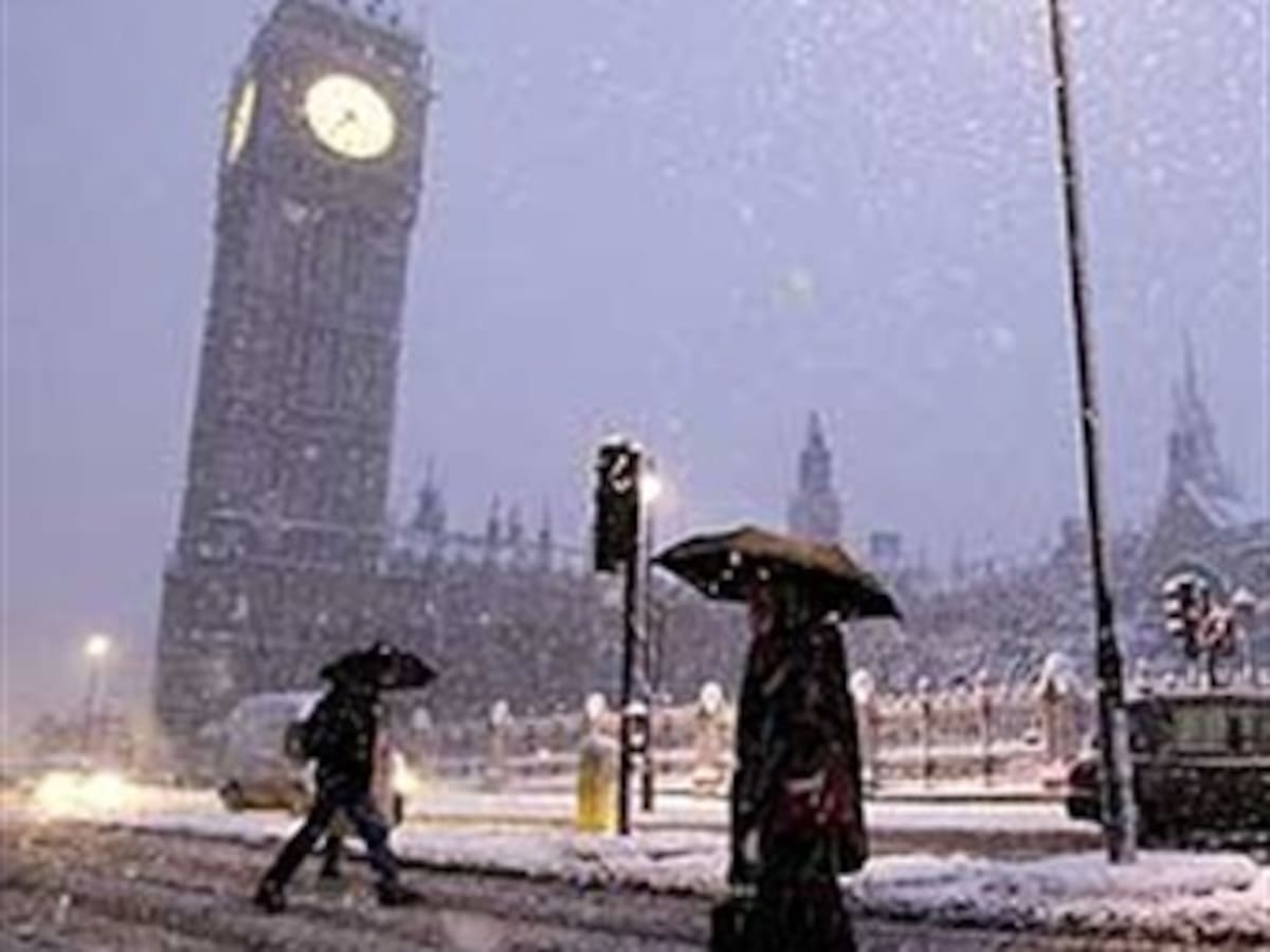 Las nevadas causan un caos circulatorio en buena parte del Reino Unido