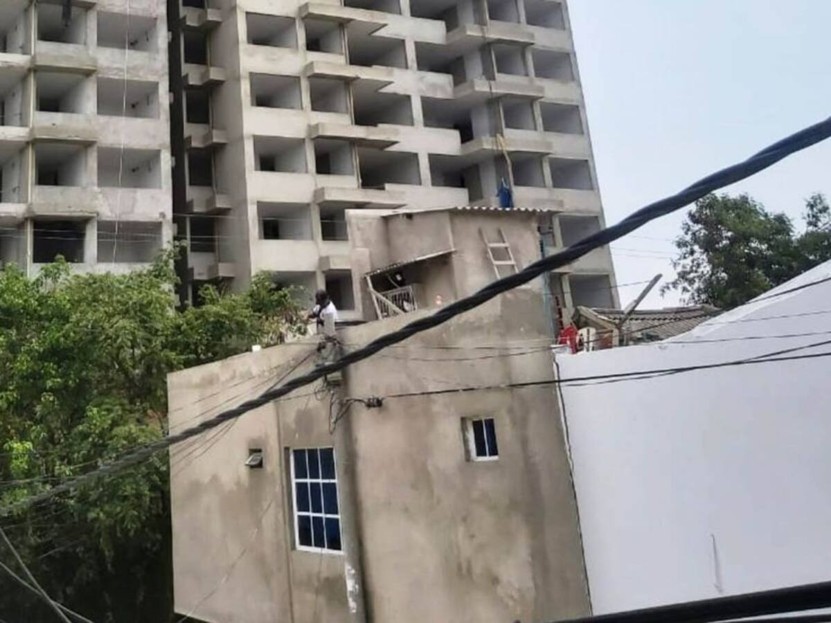 Ordenan tomar medidas a constructora en obra que afecta una comunidad