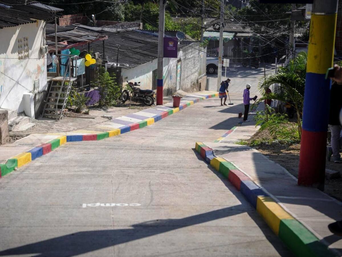 Las Delicias deja el barro atrás: la primera calle COMPI del año