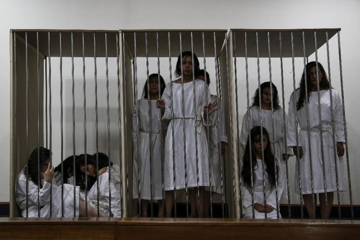 Luego de que el Inpec la había censurado por el contenido de una nueva obra de teatro que desde hace meses Johanna Bahamón venía preparando con las reclusas de la cárcel El Buen Pastor, este lunes la presentó en las instalaciones de la Defensoría del Pueblo en Bogotá