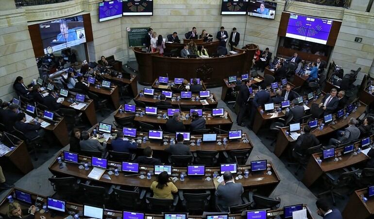 ¿Qué opina sobre la propuesta de descentralizar los Ministerios?. Foto: Colprensa