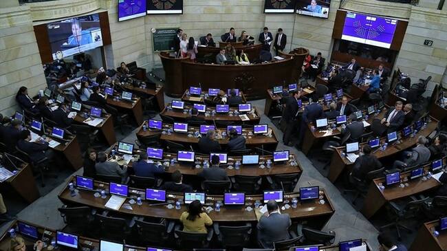¿Qué opina sobre la propuesta de descentralizar los Ministerios?. Foto: Colprensa