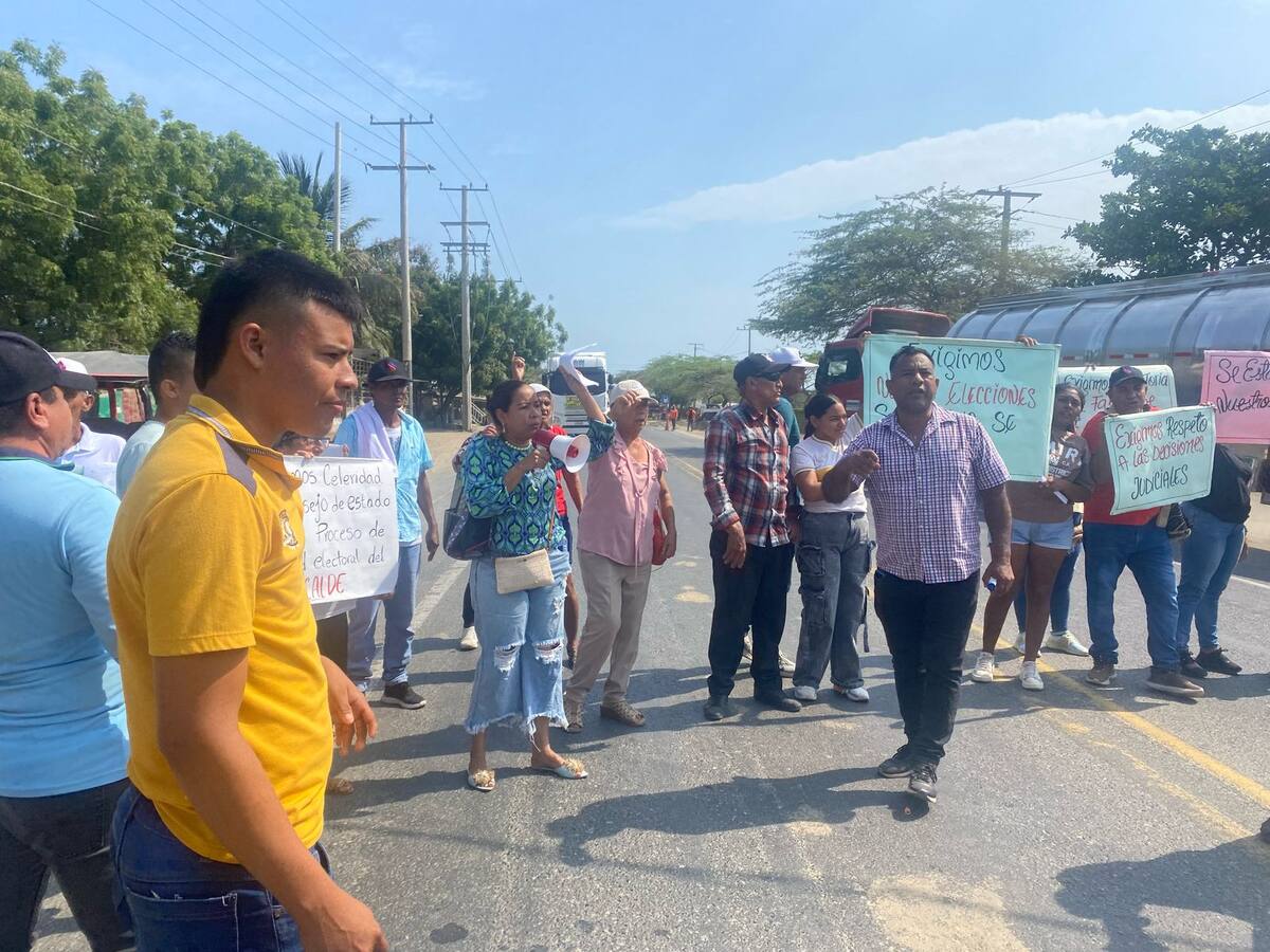 Bloqueos en vía hacia B/quilla, comunidad pide a Consejo de Estado elecciones atípicas en Sitionuevo