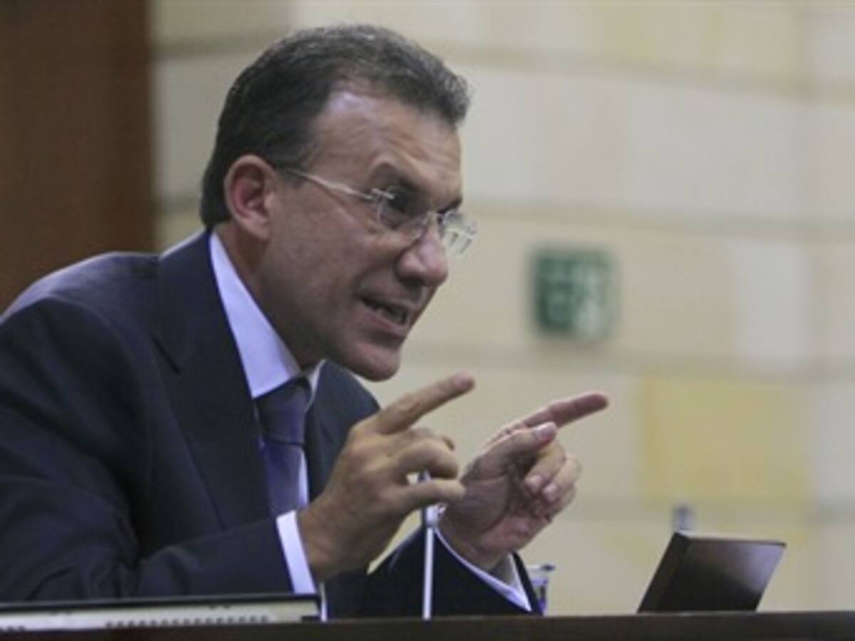 "Mientras yo me reunía con cristianos, otros se reunían con paras": Roy Barreras