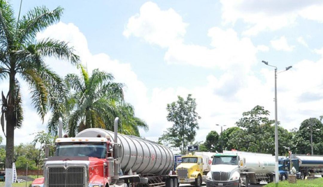 Gremios esperan desbloqueo de carreteras