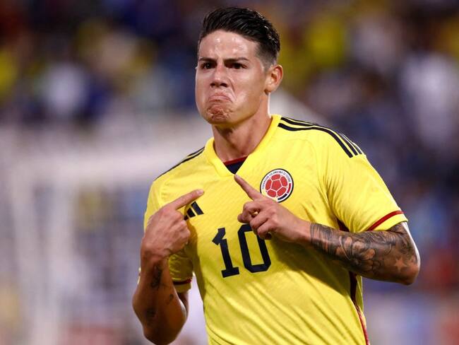 James Rodríguez durante un partido con la Selección Colombia (Photo by ANDRES KUDACKI/AFP via Getty Images)