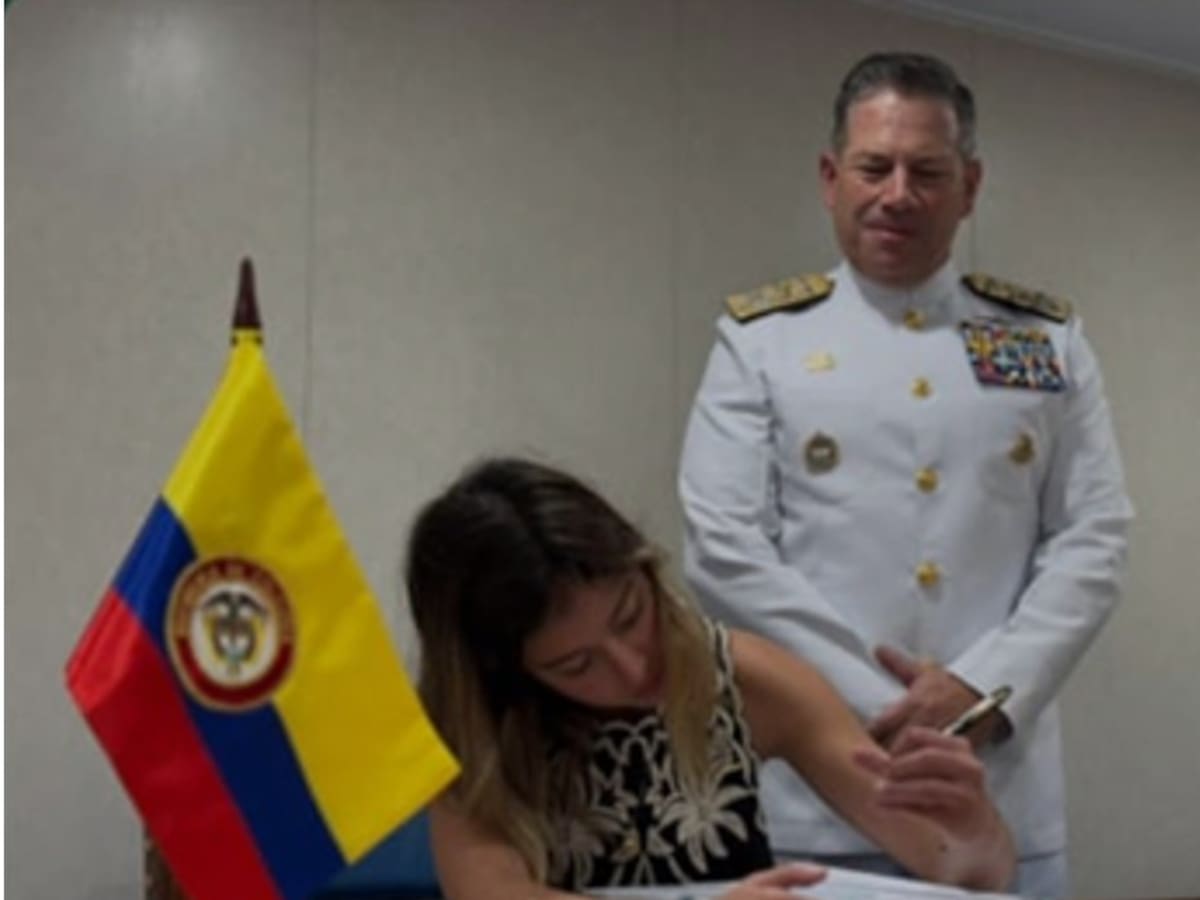 Hija de Petro es nombrada madrina del buque ARC “24 de Julio” y desata polémica