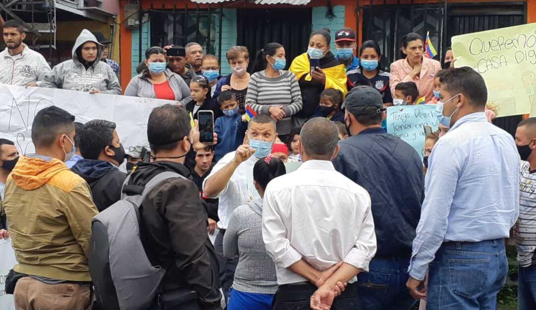 Protesta de la comunidad de Las Brisas