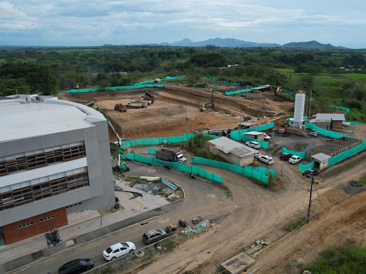 Las autoridades departamentales destacan la alta resistencia sísmica que tendrá el Hospital Regional