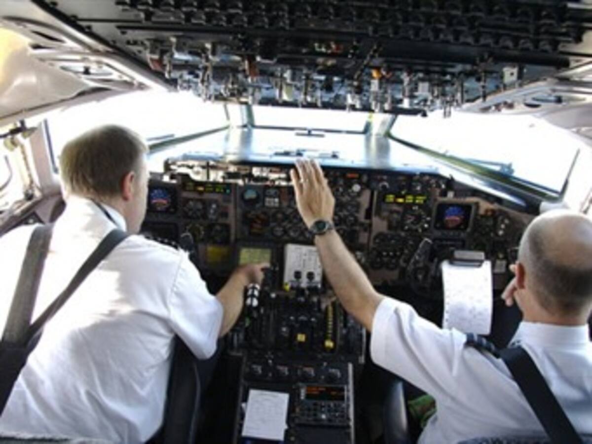 Acusan a piloto de United de estar borracho antes de despegar