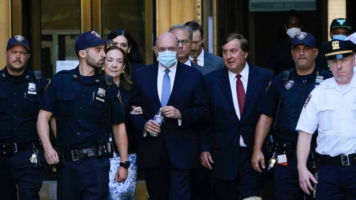 Exdirector financiero de la Organización Trump se declaró culpable de fraude fiscal