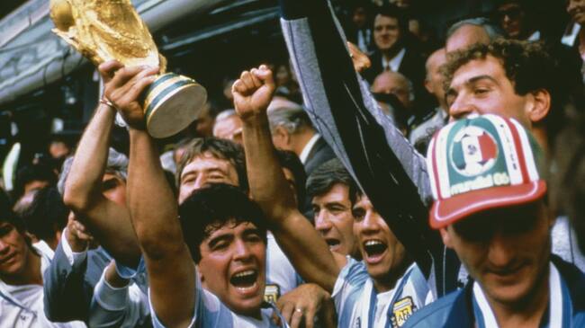 Diego Maradona, campeón del mundo con Argentina.