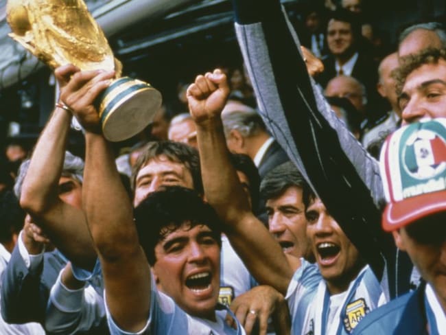 Diego Maradona, campeón del mundo con Argentina. 