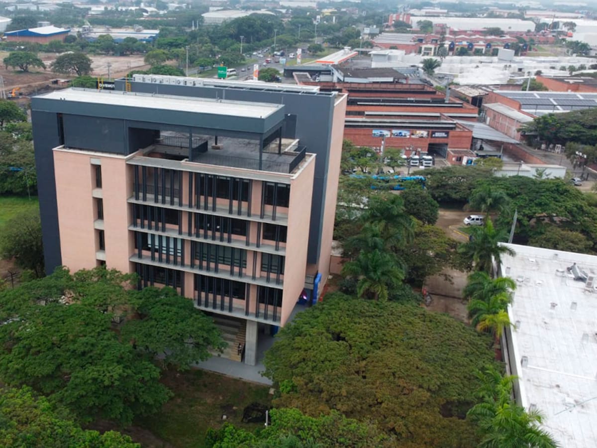 En marcha el nuevo edificio inteligente de la UniCamacho para más de 20 mil estudiantes en Yumbo