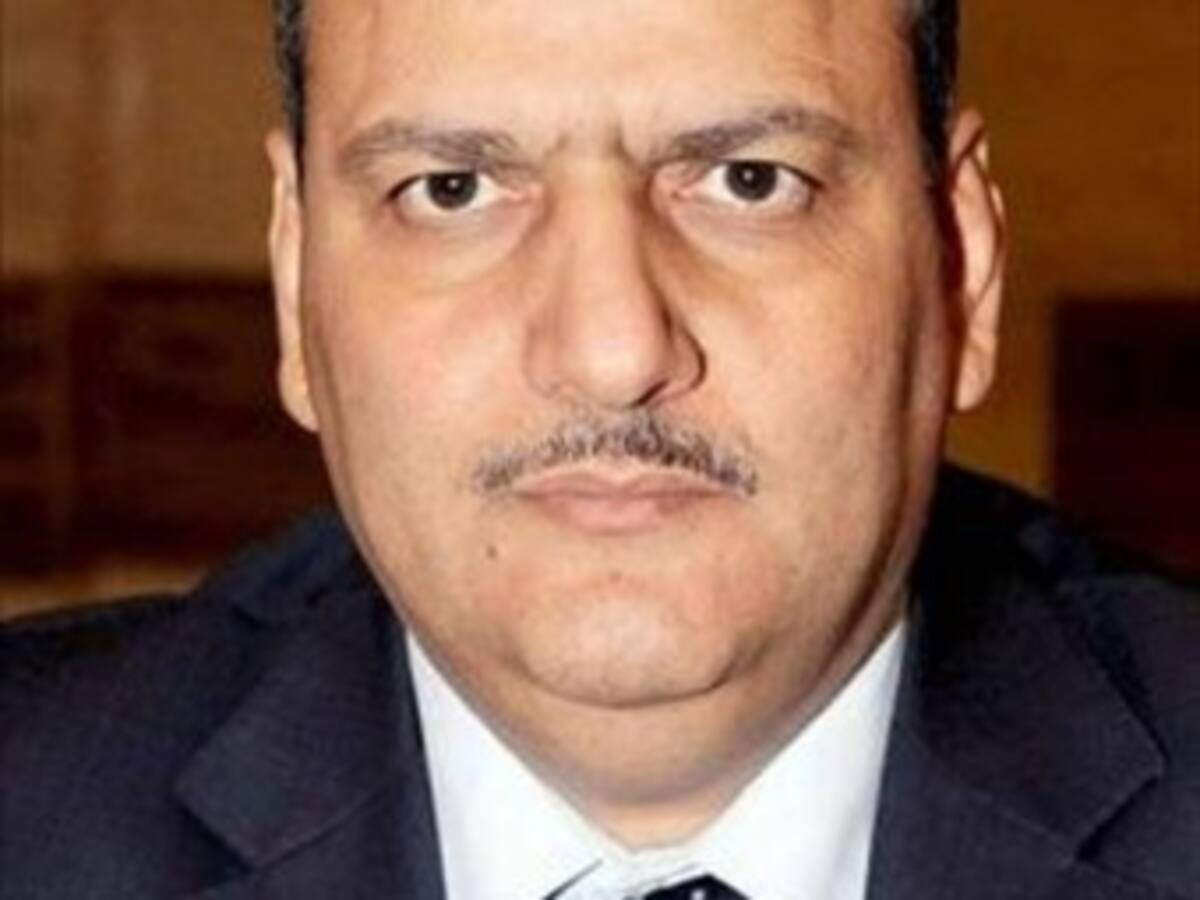 Primer ministro de Siria desertó, salió hacia Jordania y denunció genocidio