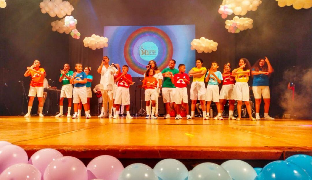 La actividad, liderada por la Secretaría de Educación Distrital y su equipo de Cobertura Educativa se desarrolló en el Teatro Adolfo Mejía