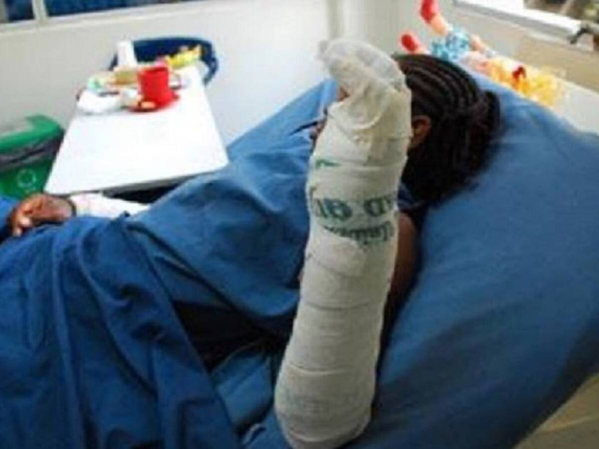 Un volador quemó a una mujer cuando regresaba a su casa en Cali