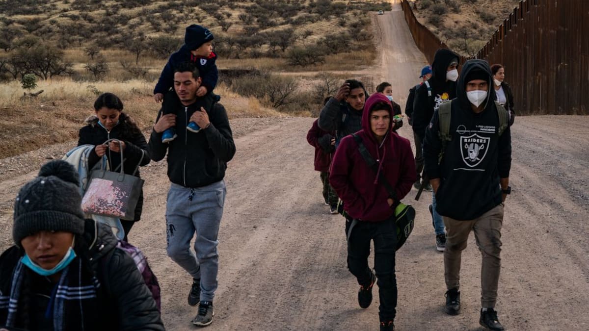 EE.UU. elimina orden que permite expulsar migrantes durante pandemia