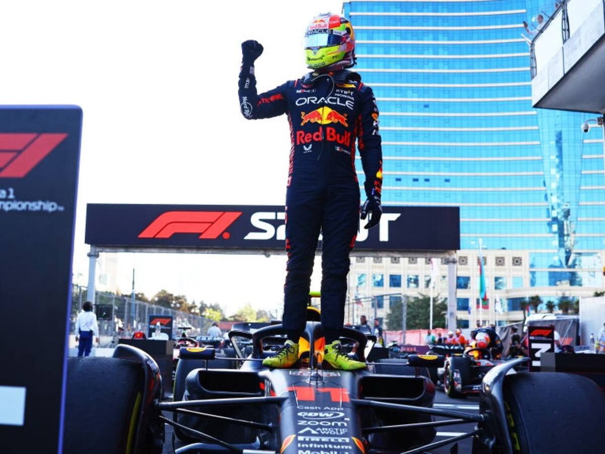 Sergio Pérez gana la carrera sprint en Azerbaiyán; Leclerc termina segundo