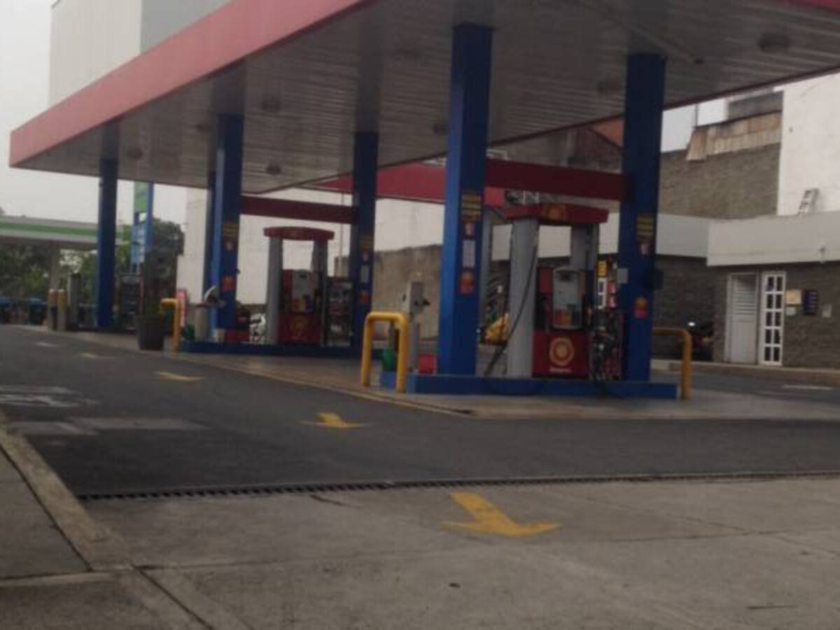 Distribuidores de combustibles cuestionan alza en la gasolina