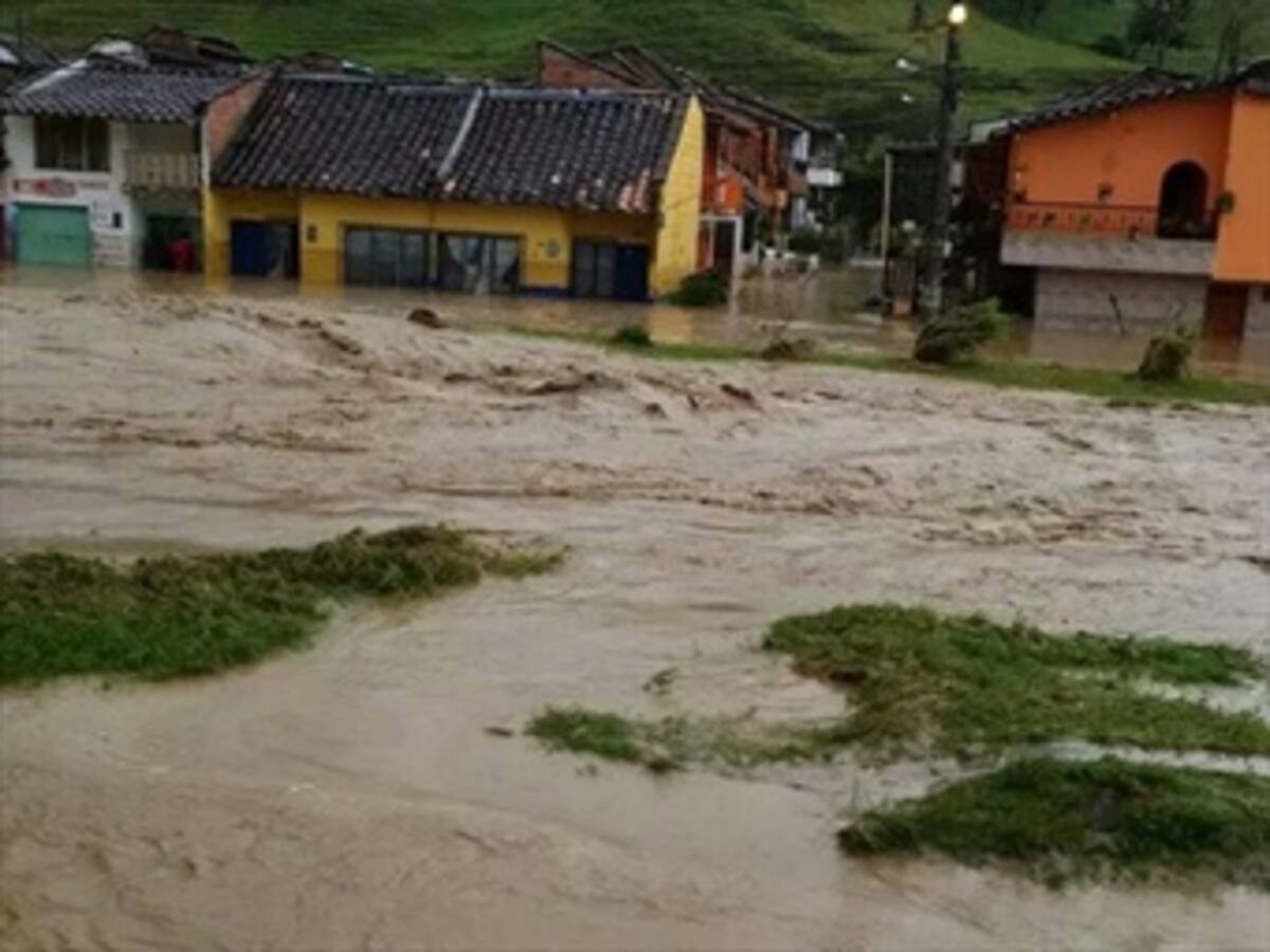 Alerta Roja en algunas zonas Antioquia por posibles crecientes de ríos