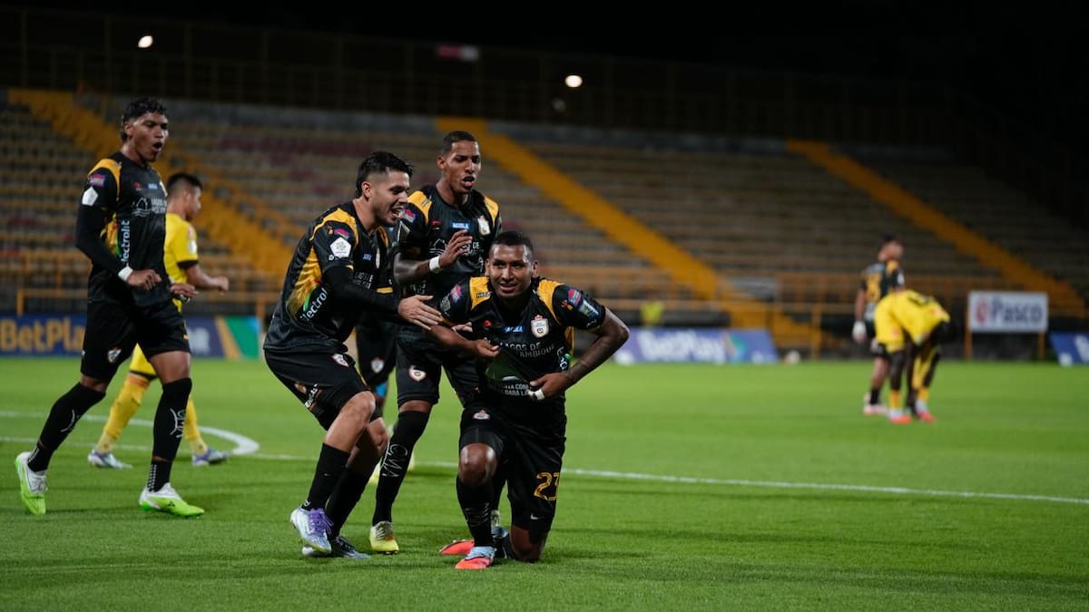 Real Cartagena venció a Bogotá y quedó a un paso de la final