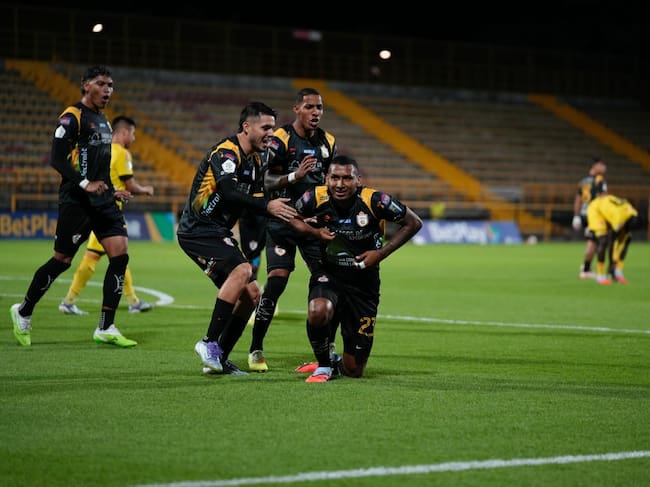 Real Cartagena venció a Bogotá y quedó a un paso de la final