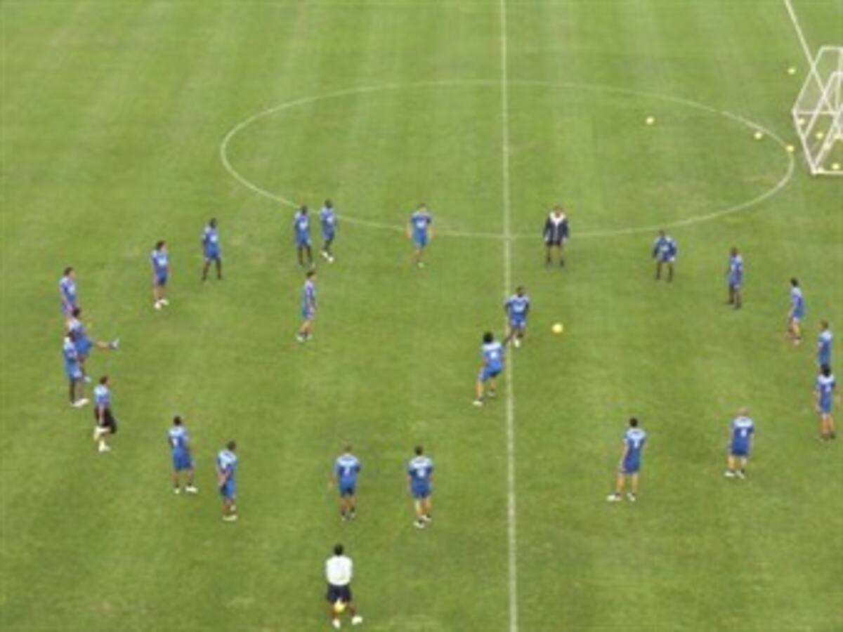 Con trece jugadores inicia trabajos la Selección Colombia