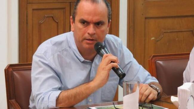 Carlos Luna.