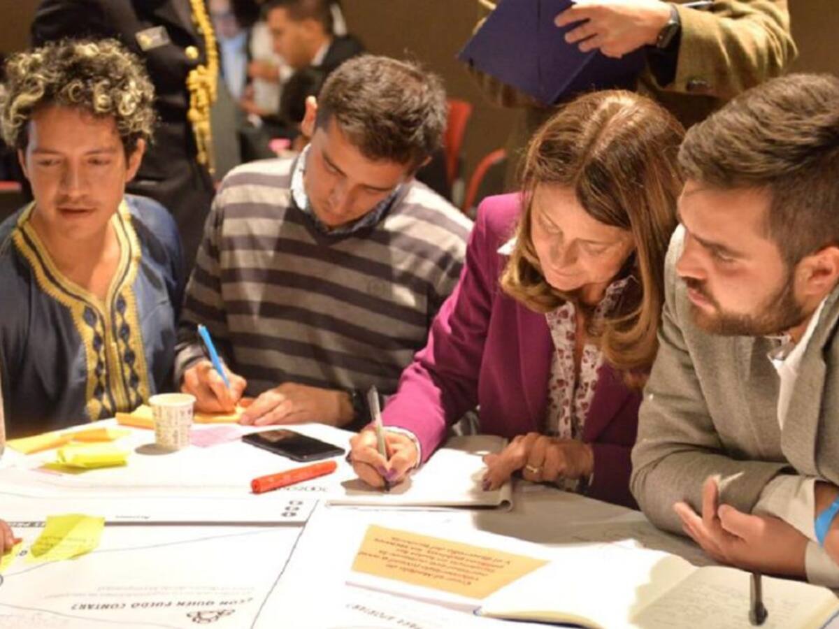 Vicepresidenta niega compra de votos en la campaña presidencial