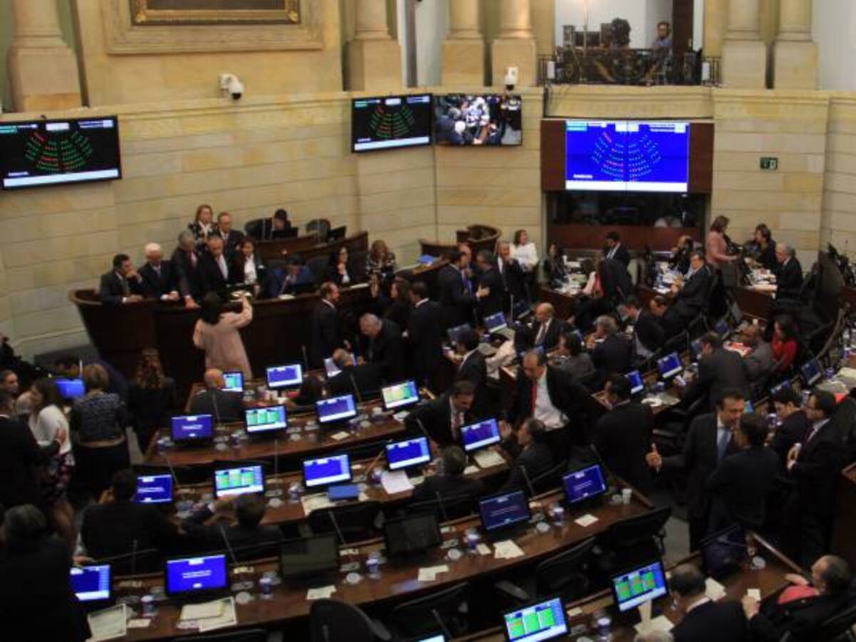 Por ley, buscan prohibir el asbesto en el país