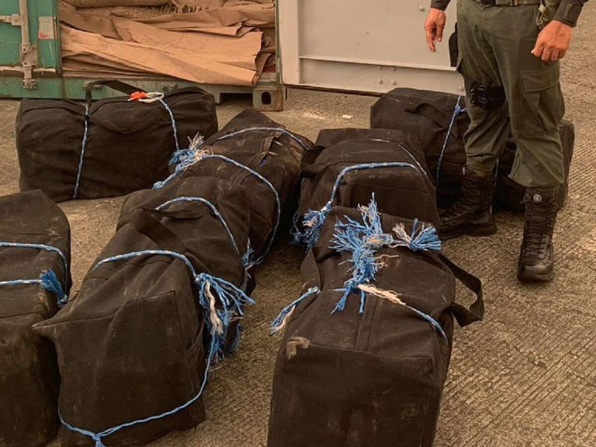 Incautan más de 360 kilos de cocaína en un buque a su paso por Buenaventura