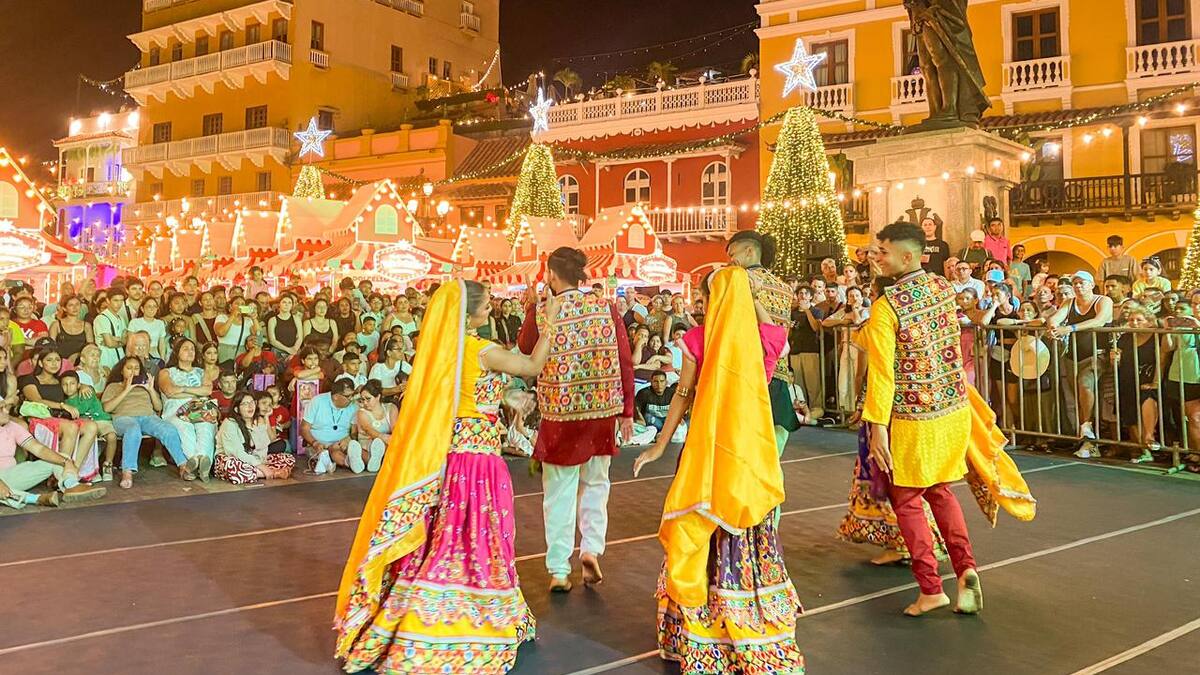 Más de 100 artistas en escena tuvo el Mercadito Navideño de Cartagena