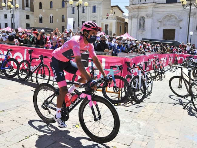 Llega el primer día de descanso en el Giro de Italia con Egan de rosa