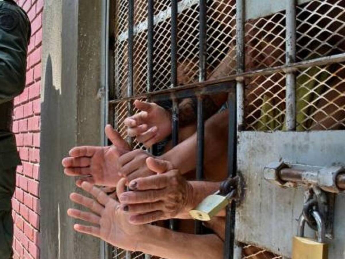 Familiares de presos solicitan el traslado de las estaciones de Policía