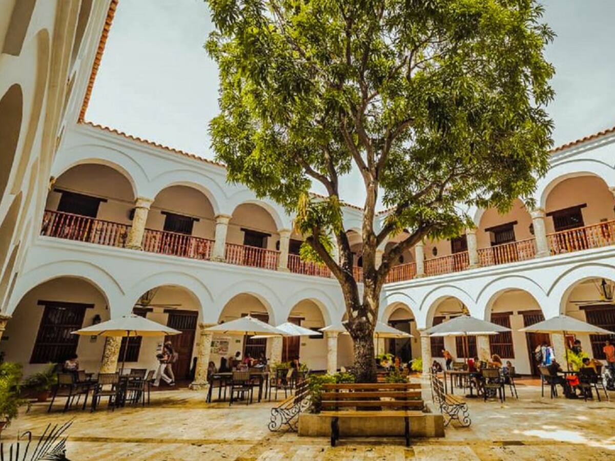 Unibac celebró sus 132 años de historia en Cartagena