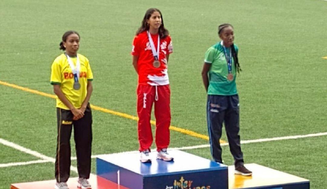 La delegación bolivarense consiguió medallas en fútbol femenino, patinaje, atletismo y lanzamiento de jabalina