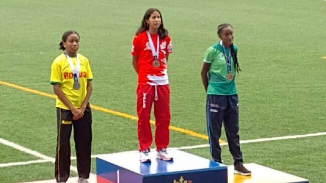La delegación bolivarense consiguió medallas en fútbol femenino, patinaje, atletismo y lanzamiento de jabalina