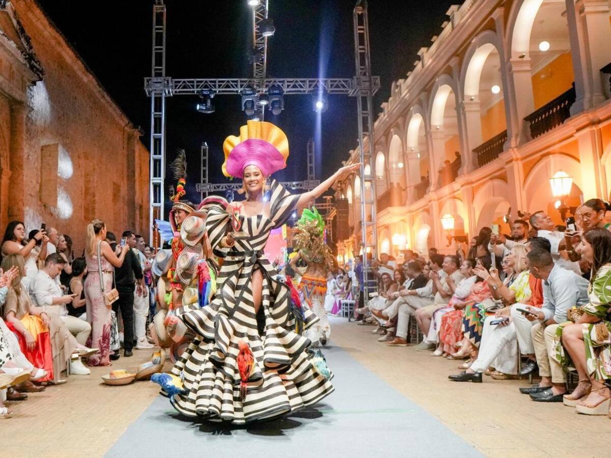 Bolívar se alzó con el premio al Mejor Traje Artesanal en el Concurso Nacional de Belleza