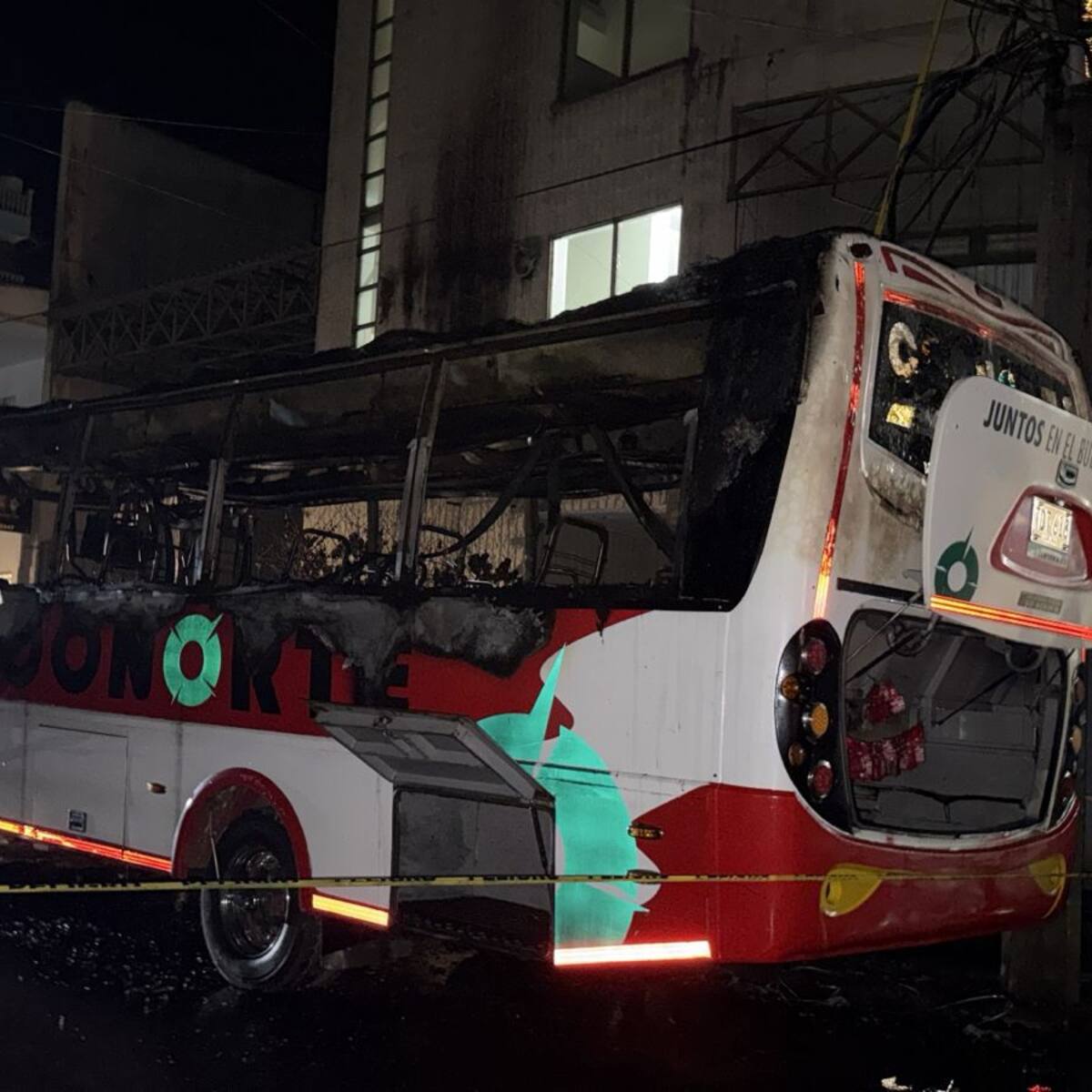 Incendio de un bus en San Carlos, Antioquia, generó una grave emergencia