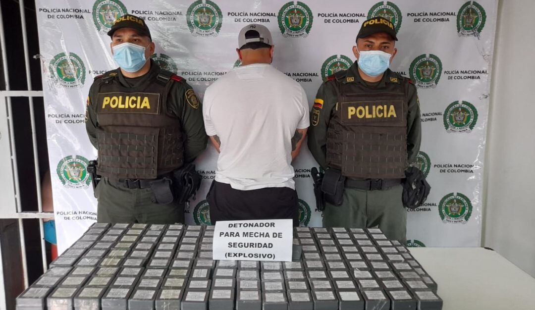 El capturado será procesado por el delito de fabricación, tráfico y porte de armas, municiones  de uso restringido, de uso privativo de las fuerzas armadas.