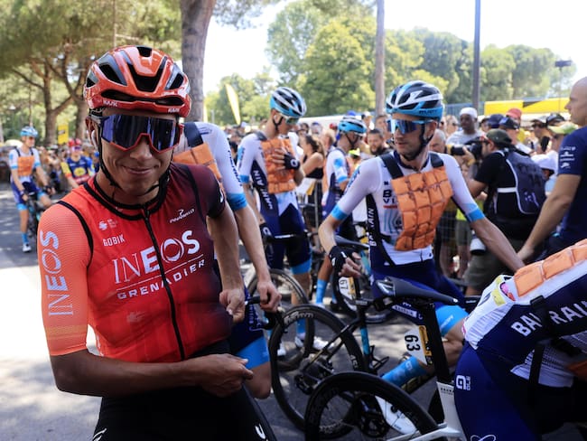 Cesenatico (Italy), 30/06/2024.- Colombian rider Egan Bernal of INEOS Grenadiers looks on before the start of the second stage of the 2024 Tour de France cycling race over 199km from Cesenatico to Bologna, Italy, 30 June 2024. (Ciclismo, Francia, Italia) EFE/EPA/GUILLAUME HORCAJUELO