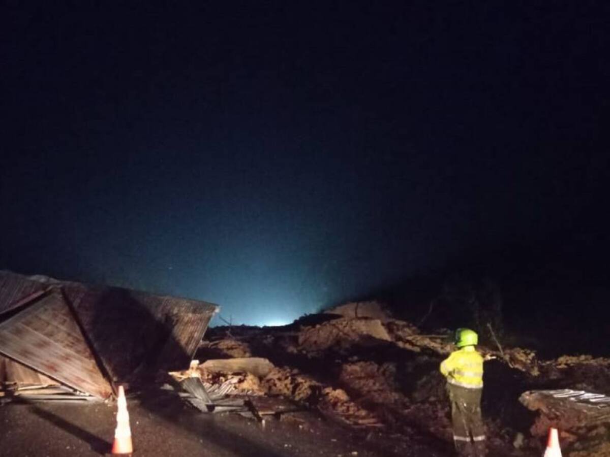 ¡Atención! Lluvias ocasionaron cierre de la vía Huila-Caquetá