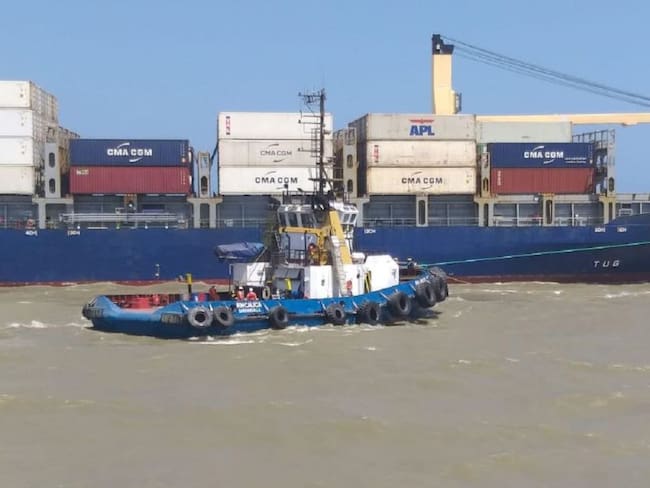 Investigan causas de emergencia en buque en el puerto de Barranquilla