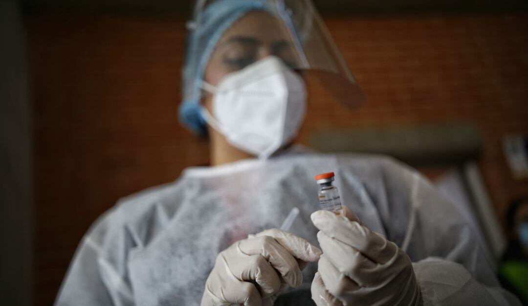 Personal de salud en una jornada de vacunación