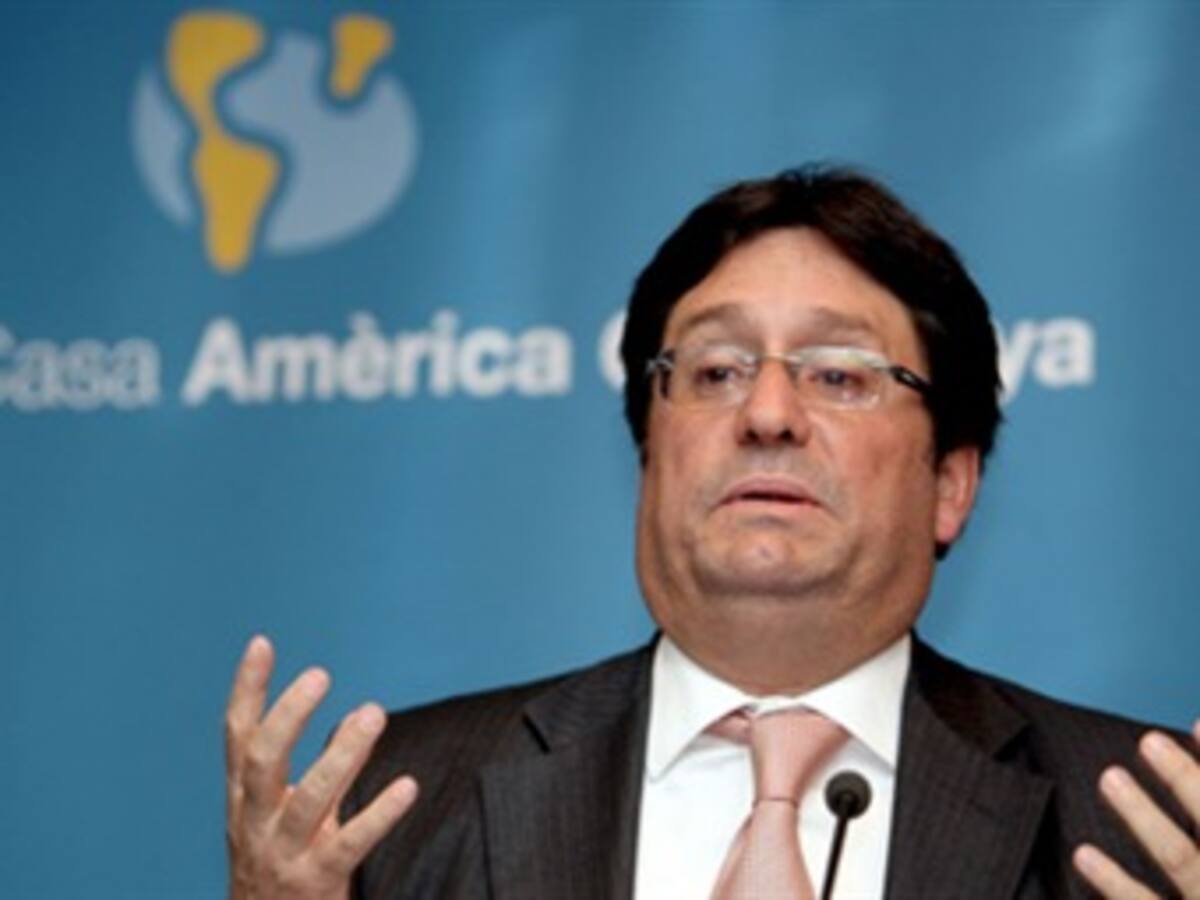 Valla contra presidente Santos no es irrespetuosa: Francisco Santos