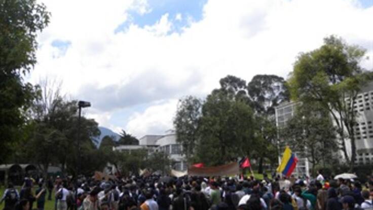 No permitiremos que universidades se conviertan en campos de guerra: Angelino Garzón