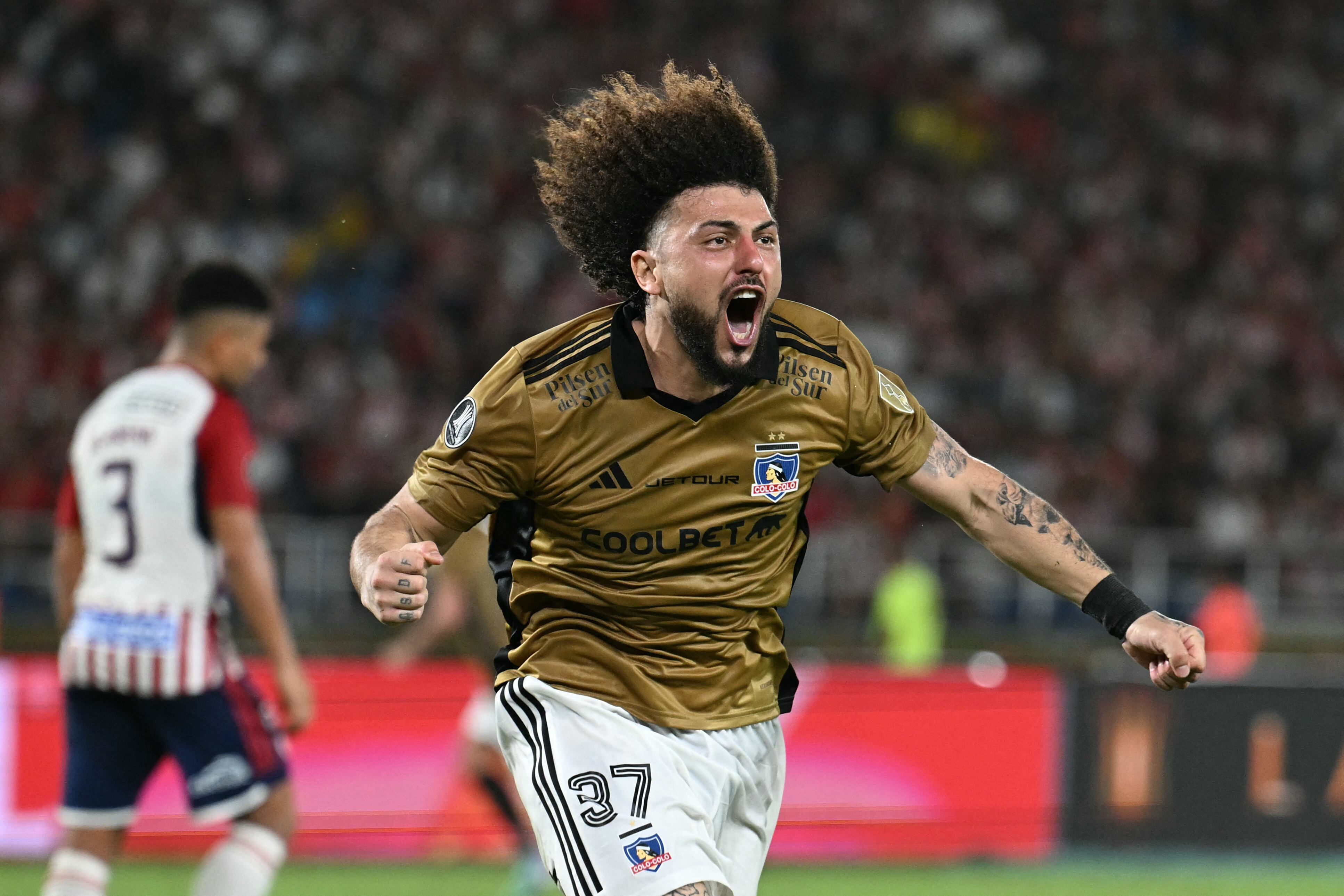 Colo-Colo festeja la victoria 2-1 ante Junior en Barranquilla por Copa Libertadores